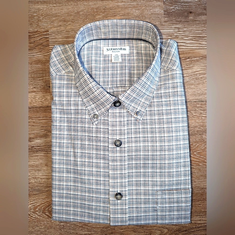 St Johns Bay East Care Button Down NWOT